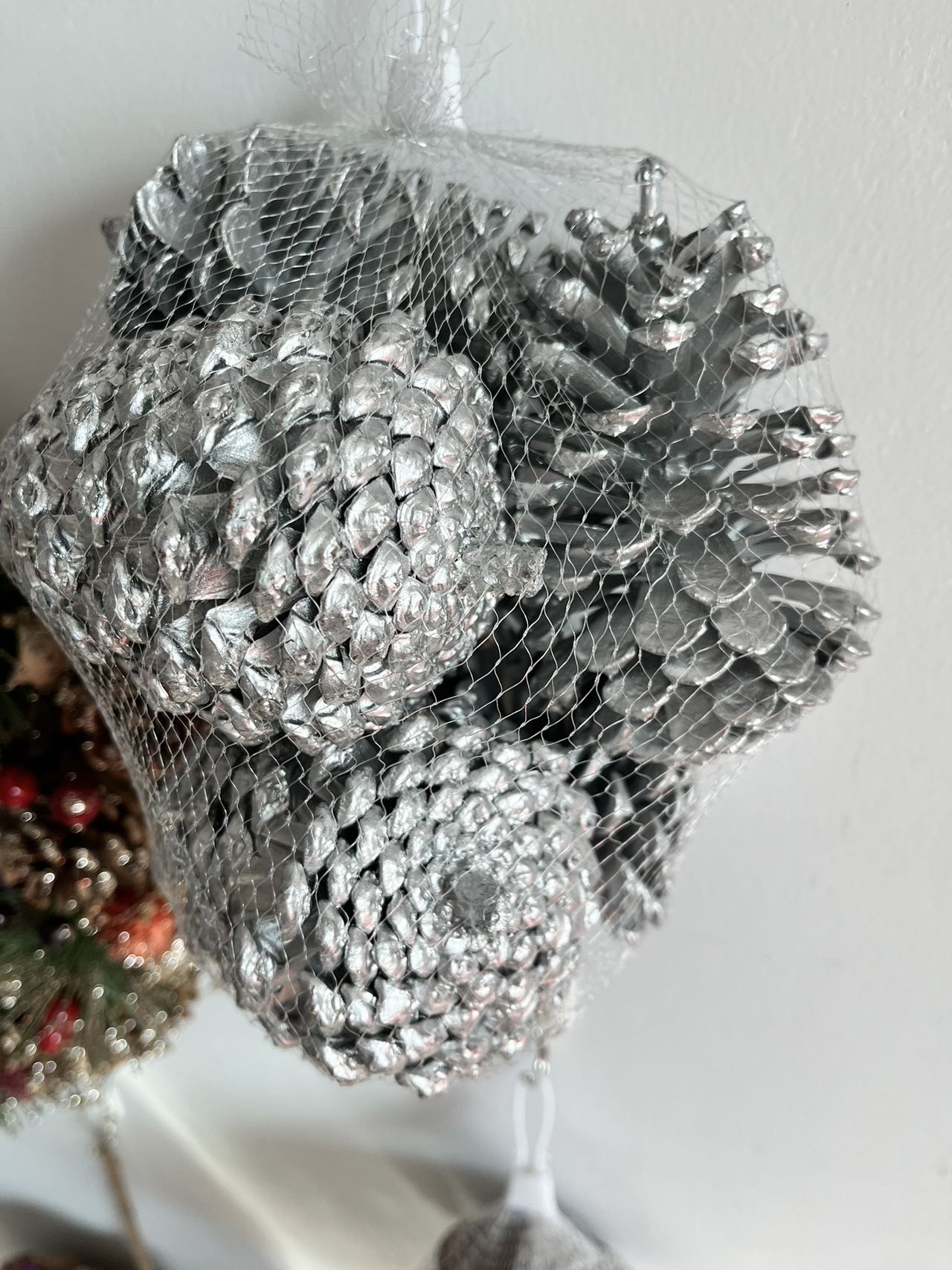 Decorated with Pinecones 5 to 6 pieces