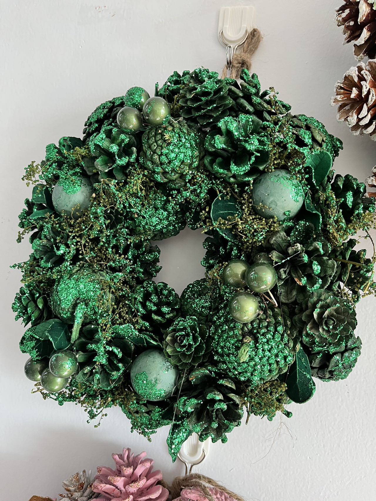 Pure Green Christmas Wreath, Green, Crestwood Spruce, White Lights, Decorated with Pine Cones, Berry Clusters, Frosted Branches, Christmas Collection