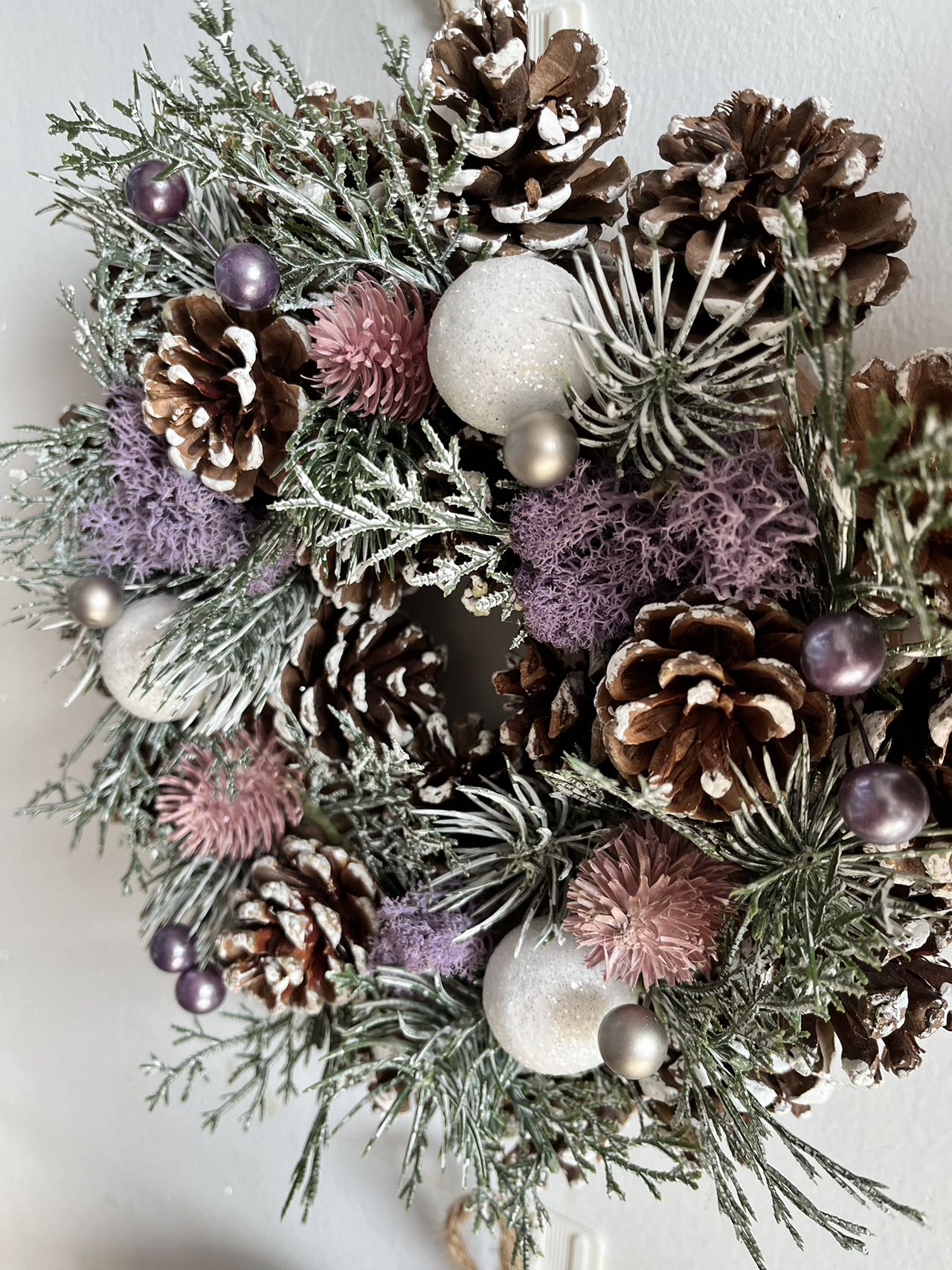 Snow Ball Christmas Wreath, Green, Crestwood Spruce, White Lights, Decorated with Pine Cones, Berry Clusters, Frosted Branches, Christmas Collection