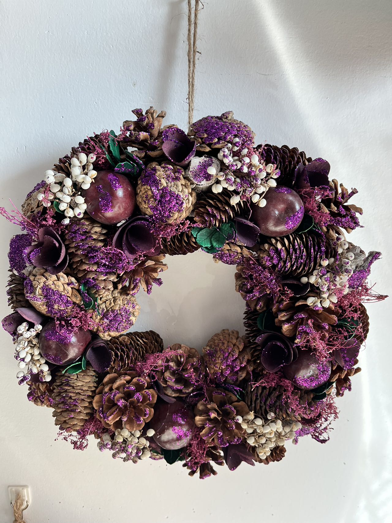 Purple Apple Christmas Wreath, Green, Crestwood Spruce, White Lights, Decorated with Pine Cones, Berry Clusters, Frosted Branches, Christmas Collection