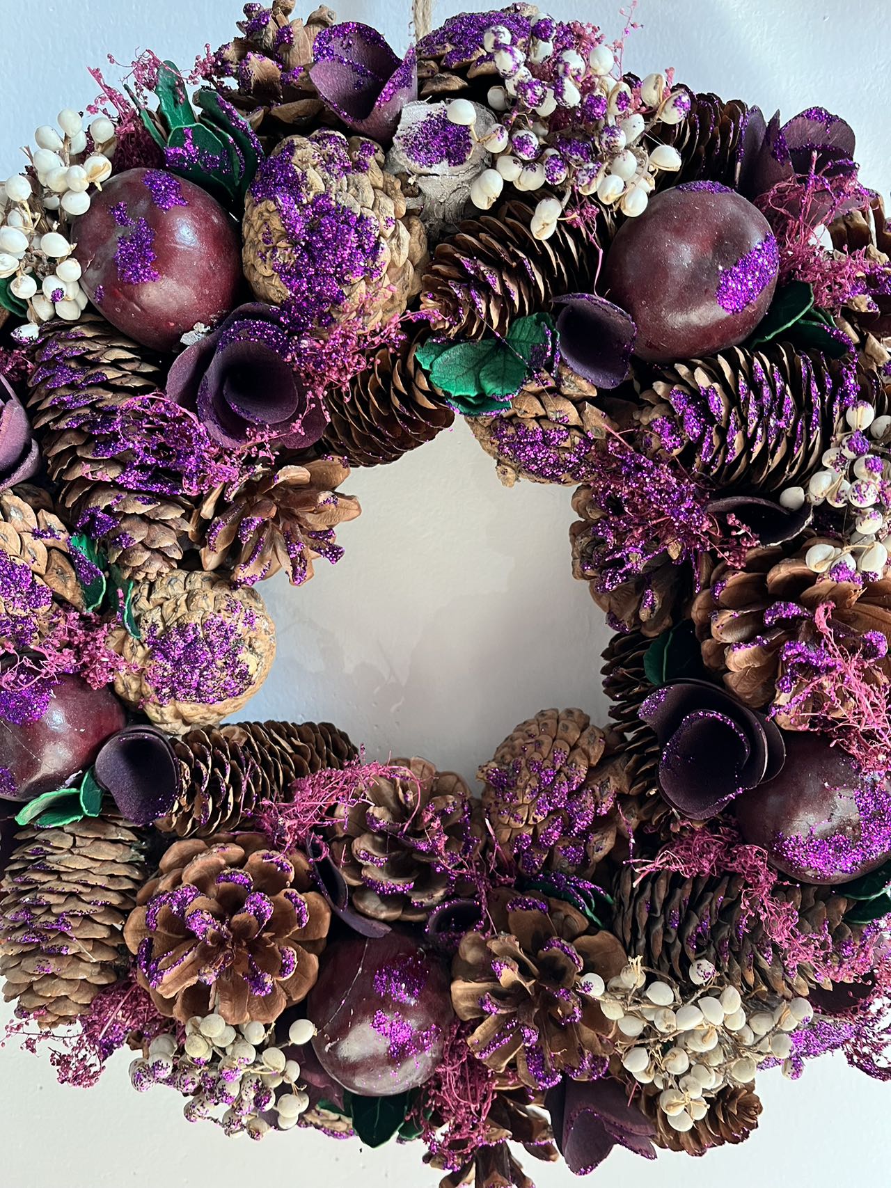 Purple Apple Christmas Wreath, Green, Crestwood Spruce, White Lights, Decorated with Pine Cones, Berry Clusters, Frosted Branches, Christmas Collection