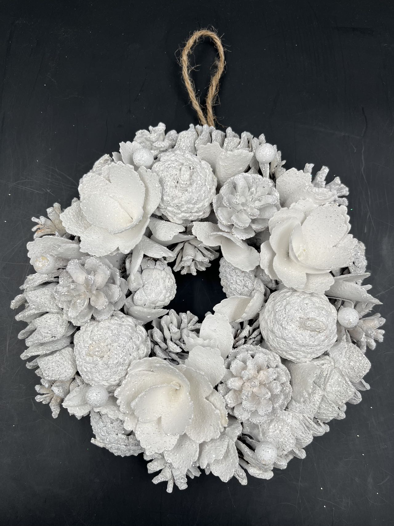 White Christmas Wreath, Green, Crestwood Spruce, White Lights, Decorated with Pine Cones, Berry Clusters, Frosted Branches, Christmas Collection