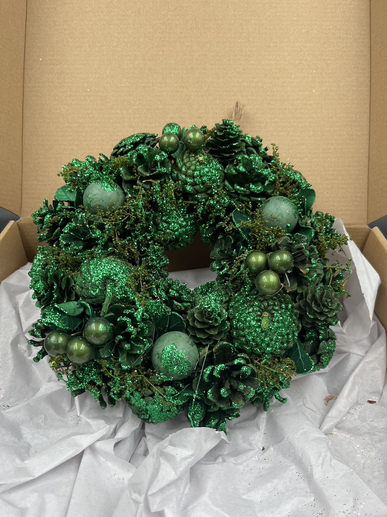 Pure Green Christmas Wreath, Green, Crestwood Spruce, White Lights, Decorated with Pine Cones, Berry Clusters, Frosted Branches, Christmas Collection