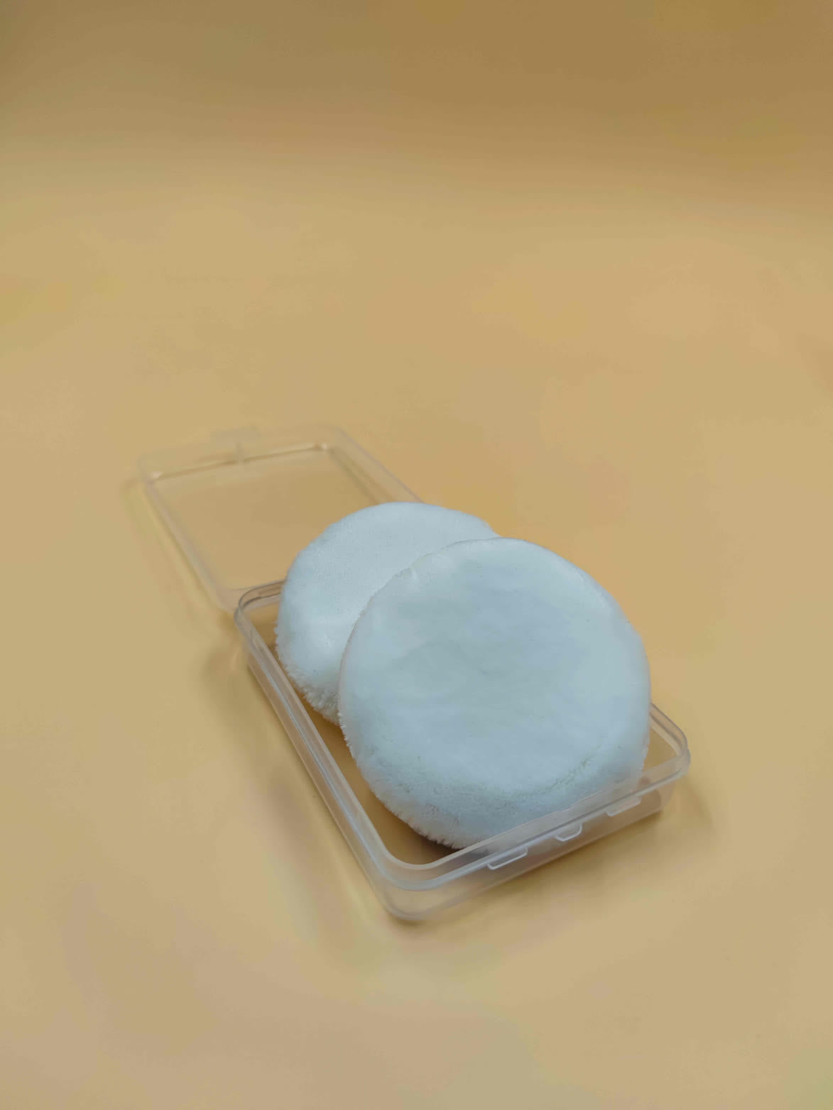 High quality fluffy puff. Velvet flocking setting puff. Honey powder loose powder puff