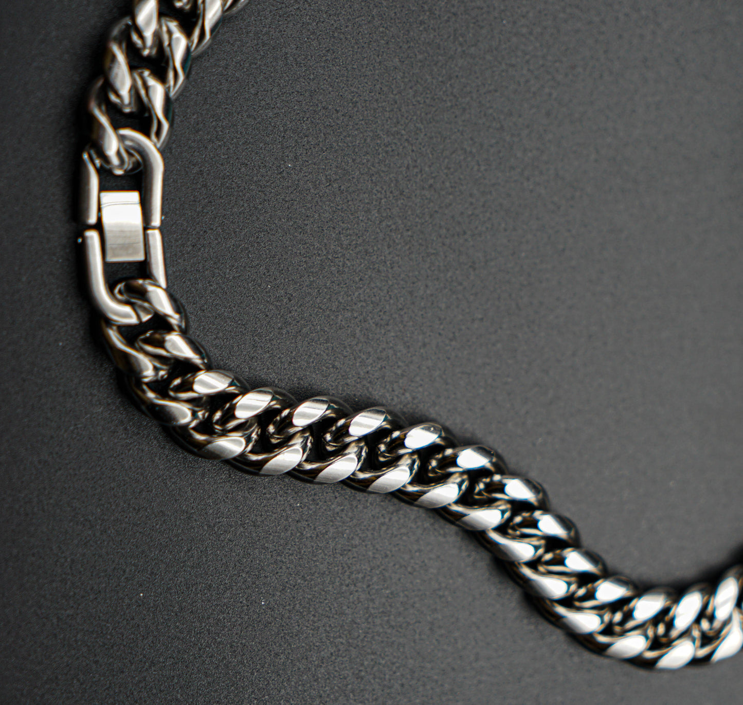 O&M Cut Miami Men's Cuban Link Chain Necklace, Silver Chain for Men Boys Women, Hip-Hop & Cool Style, 316L Stainless Steel