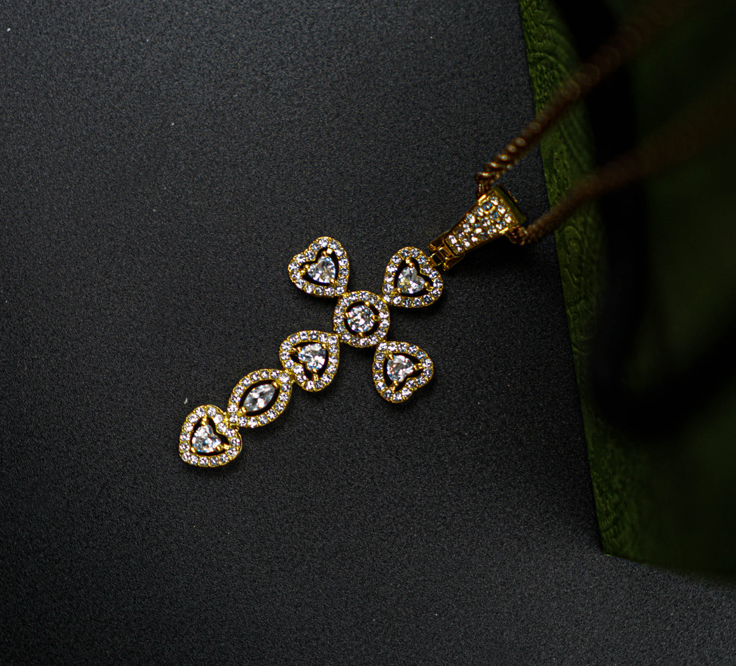 O&M Silver Cubic Zirconia CZ Simulated Diamond Cross Crucifix Pendant Necklace Jewelry, Jewelry Box,