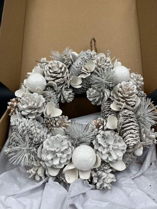 White Christmas Wreath, Green, Crestwood Spruce, White Lights, Decorated with Pine Cones, Berry Clusters, Frosted Branches, Christmas Collection
